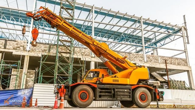 A Breakdown of Crane Hire Cost and Factors Affecting Price
